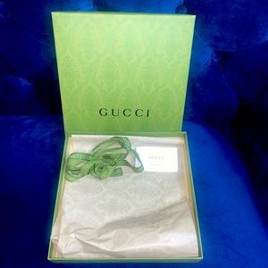 Gucci gift box with ribbon & original packing, for scarves stockings gloves etc